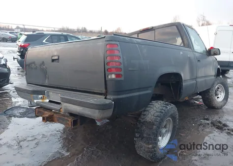 1997 Chevrolet K1500 Fleetside z USA, uszkodzony, nr VIN 1GCEK14R7VZ220768